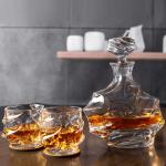Whisky Glazen en Karaf Set, Kristallen Whisky Decanter 750 ml met 4 Whiskyglas 320 ml voor Cognac, Wodka, Whisky, Scotch, Martini, Cocktails, Set van 5 Stuks, Mooie Geschenkdoos