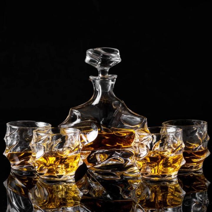 Whisky Glazen en Karaf Set, Kristallen Whisky Decanter 750 ml met 4 Whiskyglas 320 ml voor Cognac, Wodka, Whisky, Scotch, Martini, Cocktails, Set van 5 Stuks, Mooie Geschenkdoos